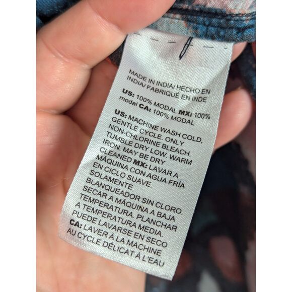 CHICO'S Cuff Sleeve Butterfly Top Colorful Artsy Casual Career Size 1 (8/10) - Picture 10 of 11